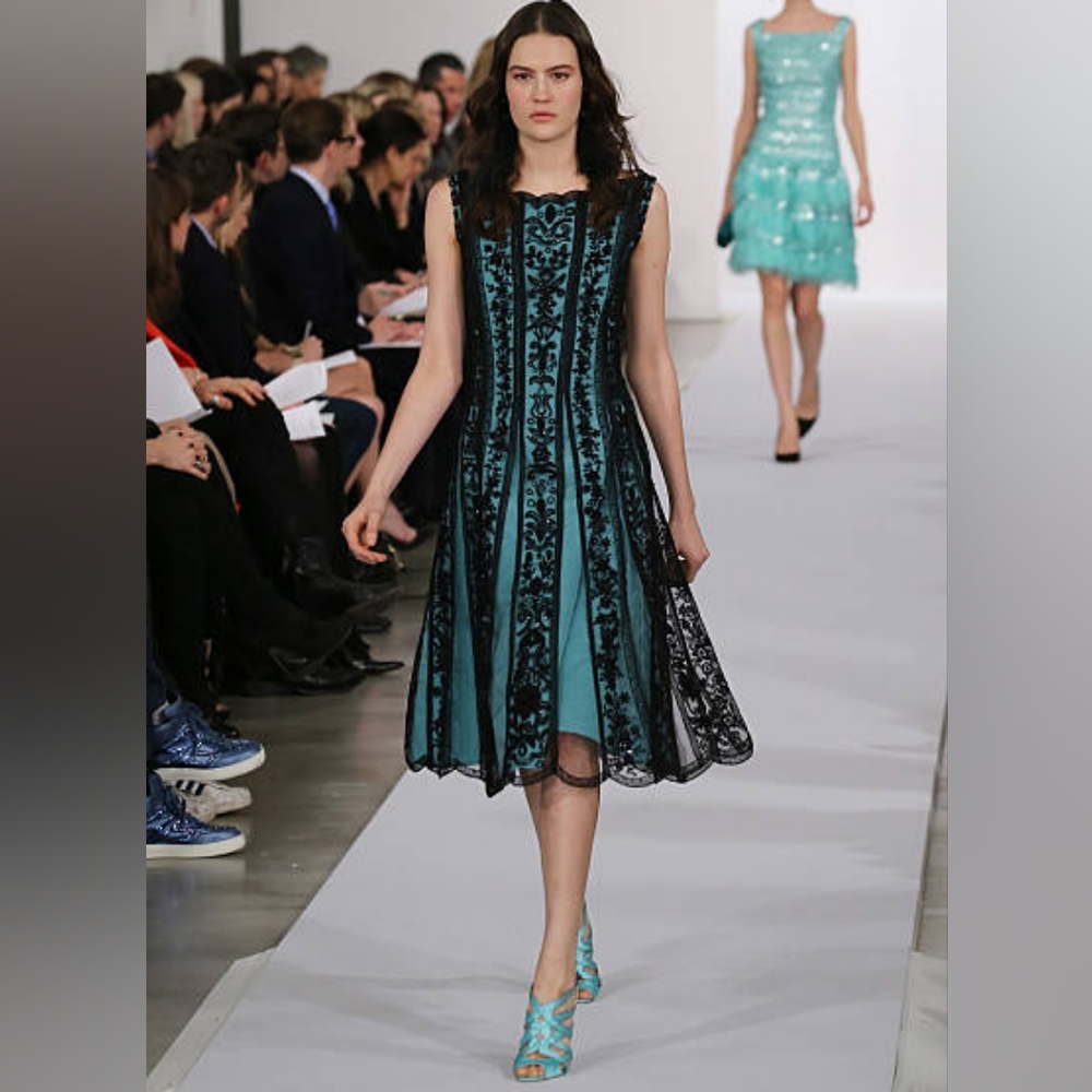 $6,000 OSCAR DE LA RENTA EXCLU BEAD SILK FLORAL BLUE BLACK RUNWAY DRESS S